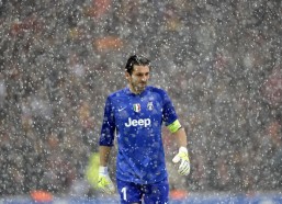 AYX SPORTS|告别撒丁岛，卡利亚里与罗格提前解约，克罗地亚中场的十字路口