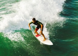 【aiyouxi】U23亚洲杯赛场内外，澳大利亚抱怨裁判尺度，伊拉克赞扬对手表现，韩国褒奖赛事组织，中国年轻队伍引发广泛热议