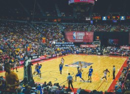 爱游戏|杜兰特末节失准陷低迷，阿门全能爆发轰20+9+8主导逆转