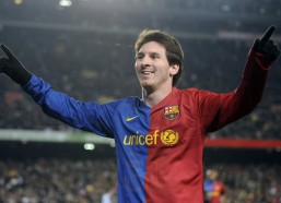 爱游戏|从小库里到独当一面，特雷·杨如何打破模板书写自己的传奇