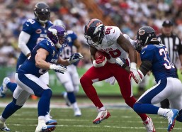 爱游戏官方网站|詹姆斯预言成真？杰伦·约翰逊被赞上限极高，今年全明星之路受瞩目